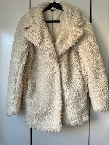 H&M Tüylü mont