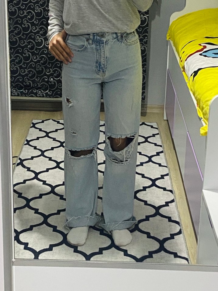 Zara Yırtık Desenli Bol Kesim Kadın Kot Pantolon - Görsel 2