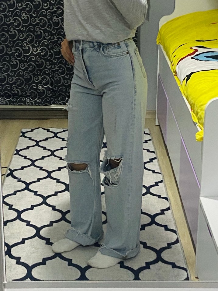 Zara Yırtık Desenli Bol Kesim Kadın Kot Pantolon - Görsel 3