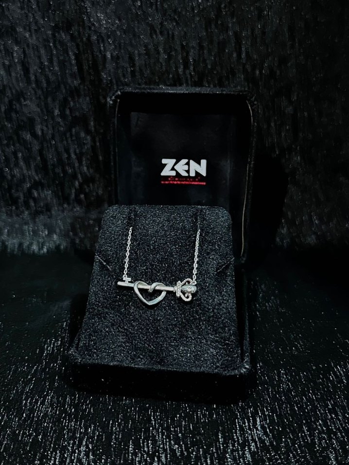 0,01 Karat Gümüş ZEN Anahtar Pırlanta Kolye - Görsel 4