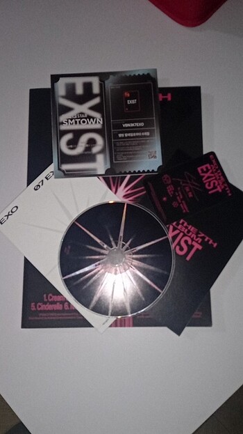  EXO album
