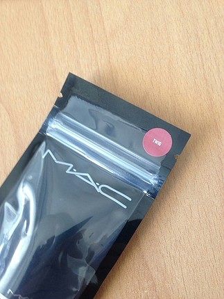 Mac marka poşeti dahi açılmamış ruj