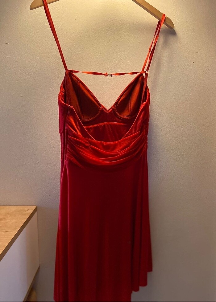 Kırmızı Kısa Elbise - Görsel 2