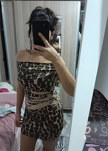 m Beden Leoparlı mini taşlı düşük kollu elbise