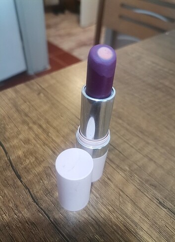 Avon hydramatik ruj. Purple