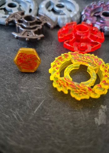 Beden Renk Beyblade Orijinal Hasbro Parça Demir Spintrack