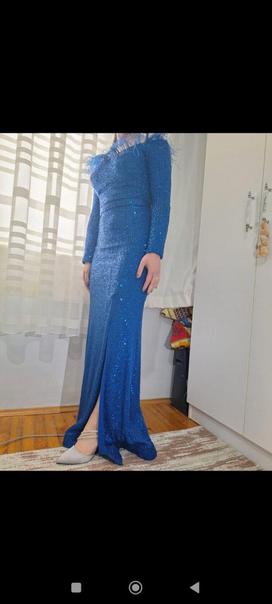 Uzun Kollu Parlak Mavi Abiye Elbise - Görsel 4