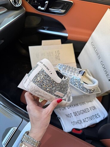 Golden Goose Deluxe Golden goose