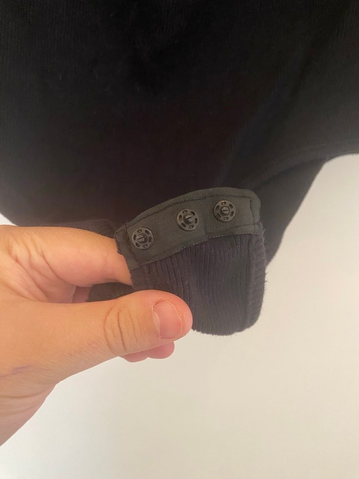 Siyah V Yakalı Gotik Strappy Kadın Bluz - Görsel 2