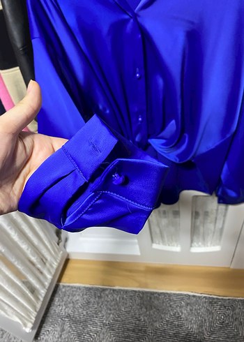 Parlak Mavi Kadın Düğmeli Gömlek - Görsel 3