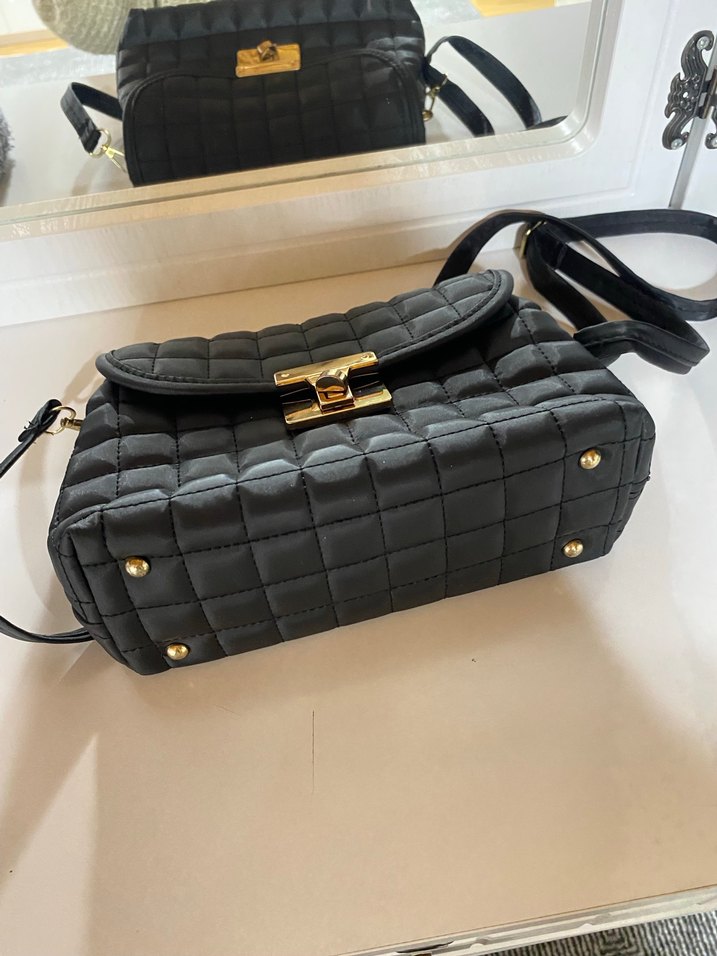 Siyah Deri Kareli Tokalı Kadın Çanta - Görsel 4