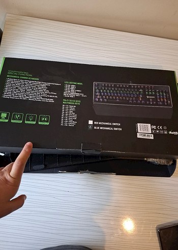 Çok Renkli Mekanik Klavye - Görsel 2