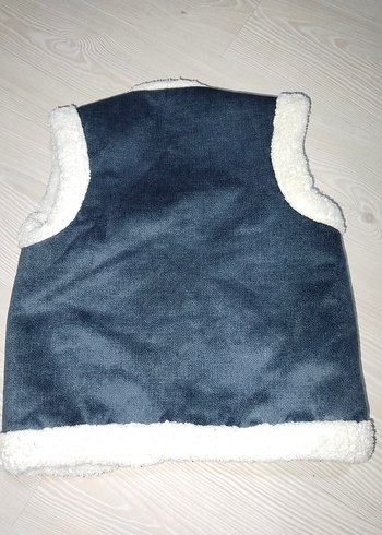 Erkek Çocuk Gri Kürklü Mavi Yelek - Görsel 3