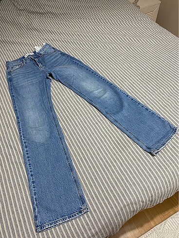 34 Beden mavi Renk Stradivarius D98 jean