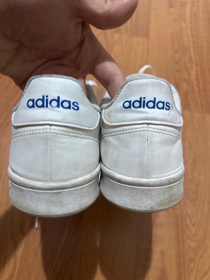 Beyaz Adidas Çizgili Bağcıklı Spor Ayakkabı - Görsel 4