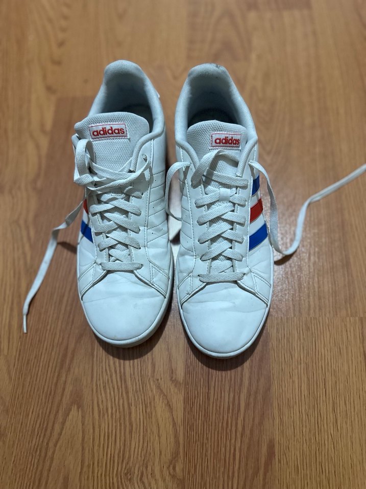 Beyaz Adidas Çizgili Bağcıklı Spor Ayakkabı - Görsel 2