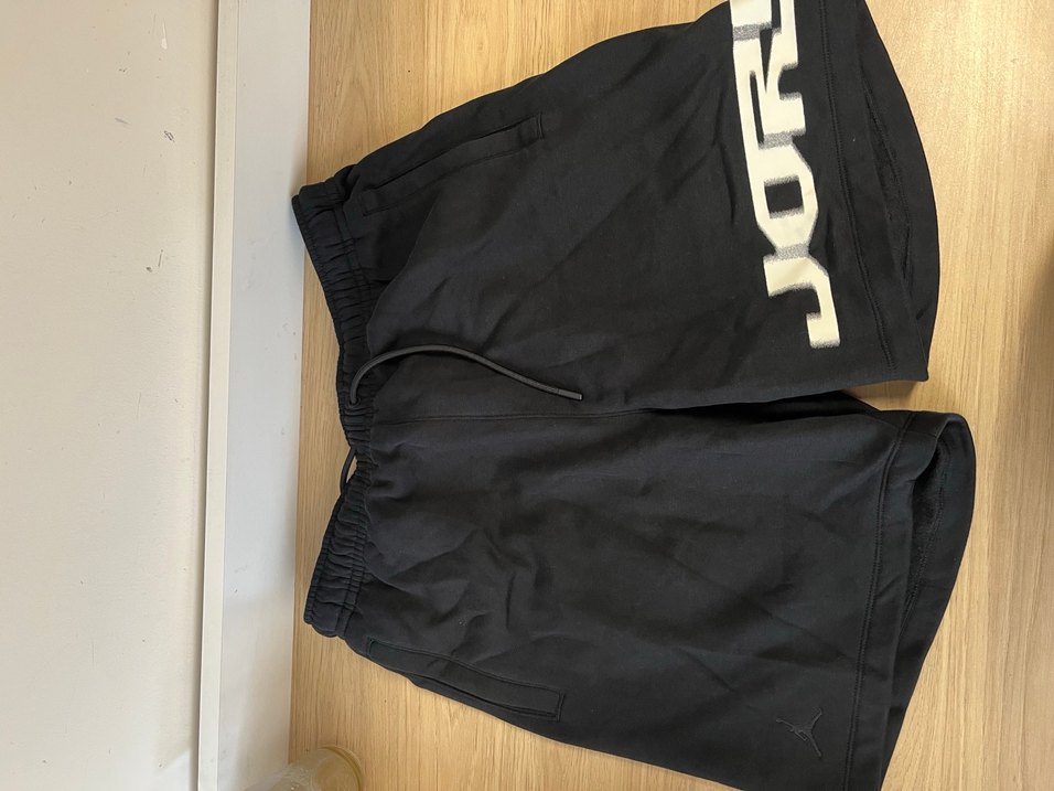 Jordan Siyah Baskılı Erkek Şort - Görsel 3