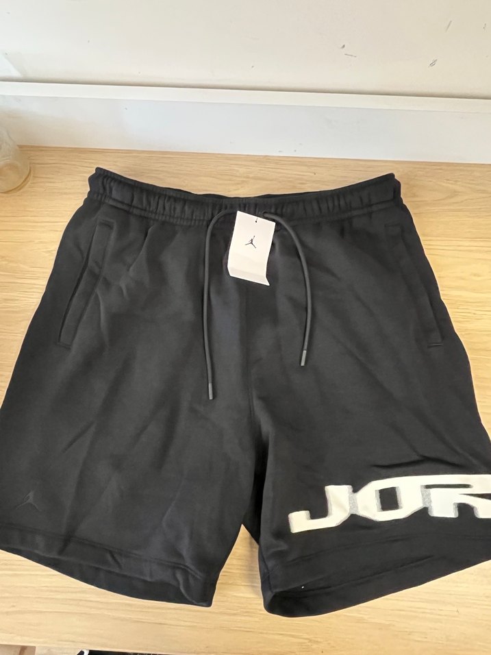 Jordan Siyah Baskılı Erkek Şort - Görsel 2