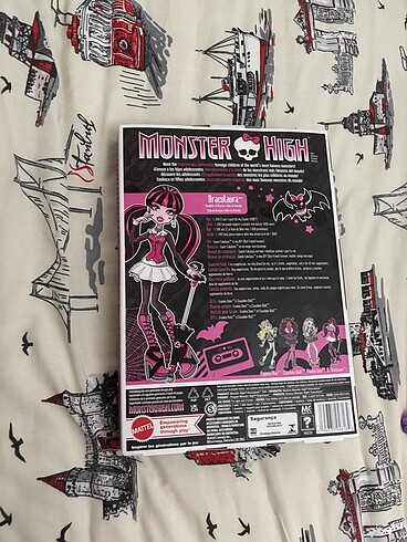 Beden Monster high kutulu bebek