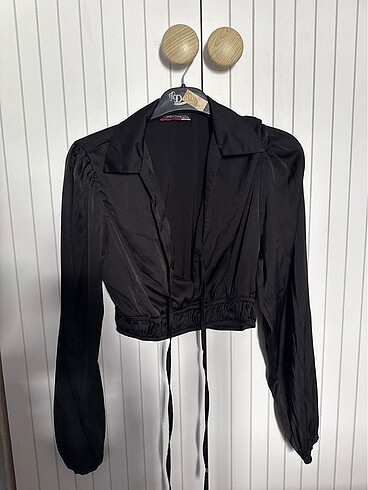 Zara crop saten gömlek