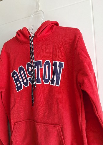 s Beden Kırmızı Kapüşonlu Boston Baskılı Sweatshirt