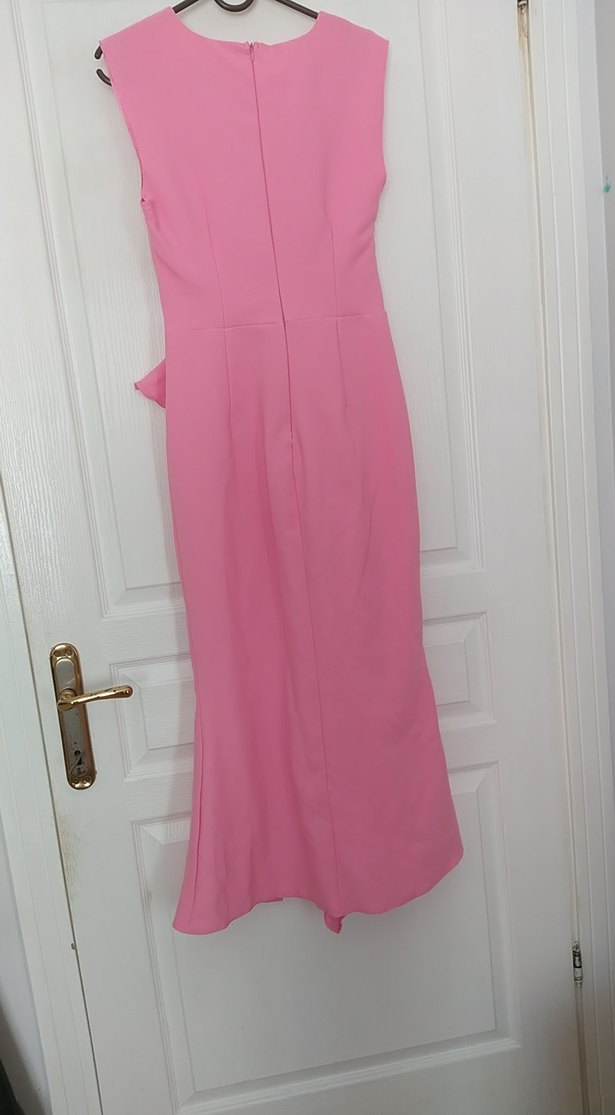 Pembe Uzun Kollarsız V Yakalı Fırfırlı Elbise - Görsel 2