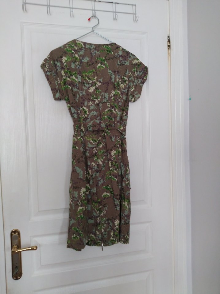 Çiçek Desenli Kemerli Midi Elbise - Görsel 2