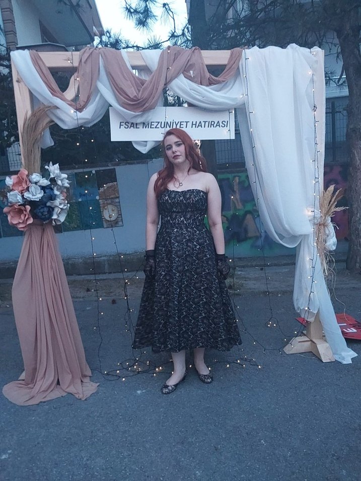 Siyah Dantel Detaylı Straplez Uzun Elbise - Görsel 5