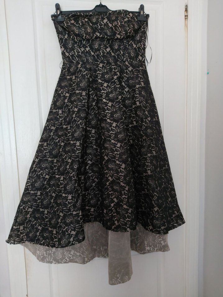 Siyah Dantel Detaylı Straplez Uzun Elbise - Görsel 2