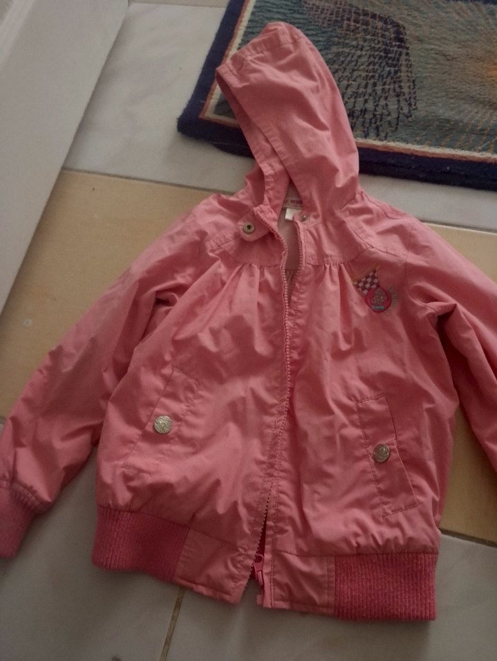 Kız Çocuk Pembe Kapüşonlu Yağmurluk - Görsel 3