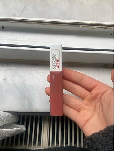 Maybelline 70 Amazonian Super Stay Mat Likit Ruj