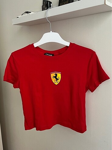 l Beden Ferrari Crop