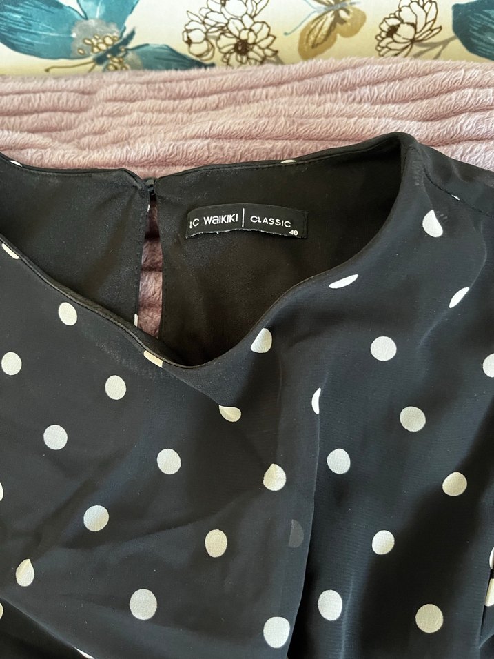 Uzun Kollu Puantiyeli Siyah Elbise - Görsel 2