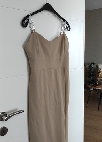 Bej İnce Askılı Uzun V Yaka Elbise - Görsel 5