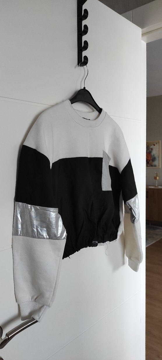 Gri Siyah Parlak Detaylı Salaş Sweatshirt - Görsel 2