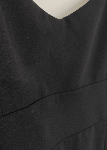 Zincir Detaylı Siyah Uzun İnce Askılı Elbise - Görsel 7