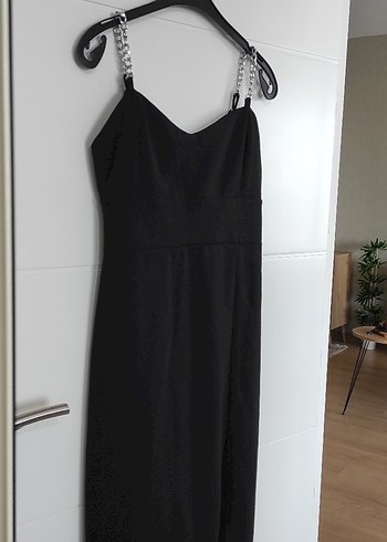 Zincir Detaylı Siyah Uzun İnce Askılı Elbise - Görsel 5