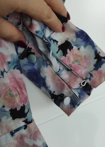 Çiçek Desenli V Yaka Mini Elbise - Görsel 4