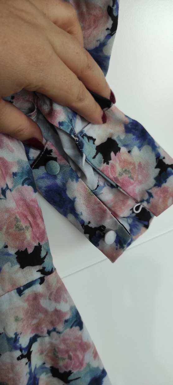 Çiçek Desenli V Yaka Mini Elbise - Görsel 4