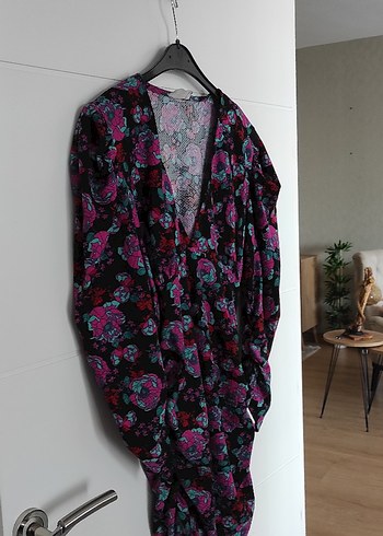 Pembe Çiçekli V Yaka Mini Elbise - Görsel 6