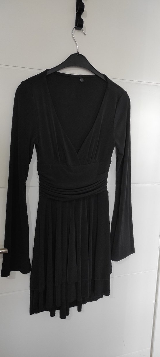 Uzun Kollu, V Yaka, Fırfırlı Mini Siyah Elbise - Görsel 4