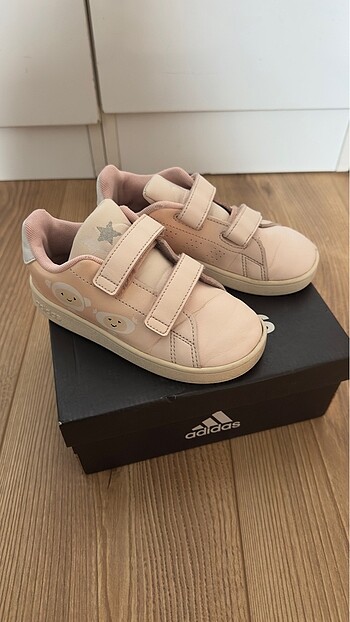 Kız çocuk Adidas spor ayakkabı
