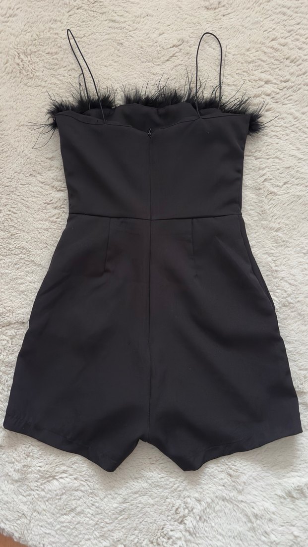 Siyah Tüylü Askılı Mini Tulum - Görsel 4