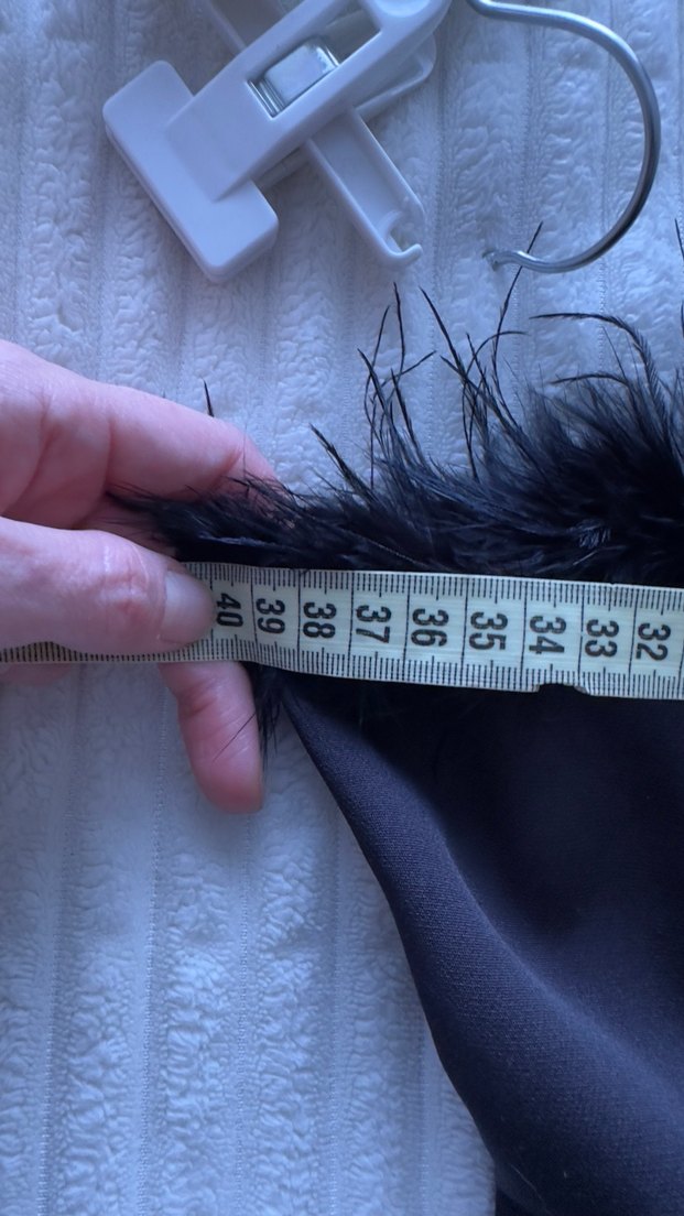 Siyah Tüylü Askılı Mini Tulum - Görsel 5