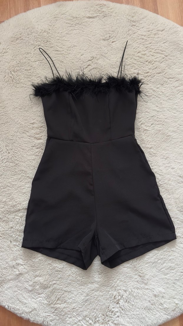 Siyah Tüylü Askılı Mini Tulum - Görsel 3