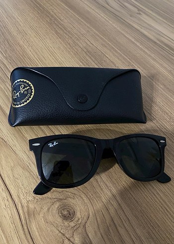Ray-Ban Siyah Wayfarer Kadın Güneş Gözlüğü