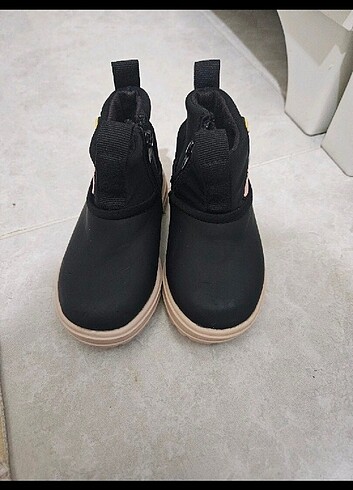 Zara Kiz cocuk bot 