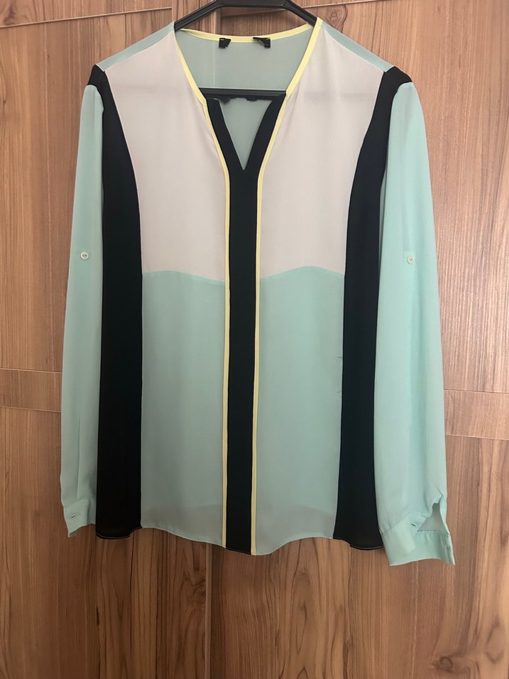 Pastel Renkli V Yakalı Kadın Gömlek - Görsel 2