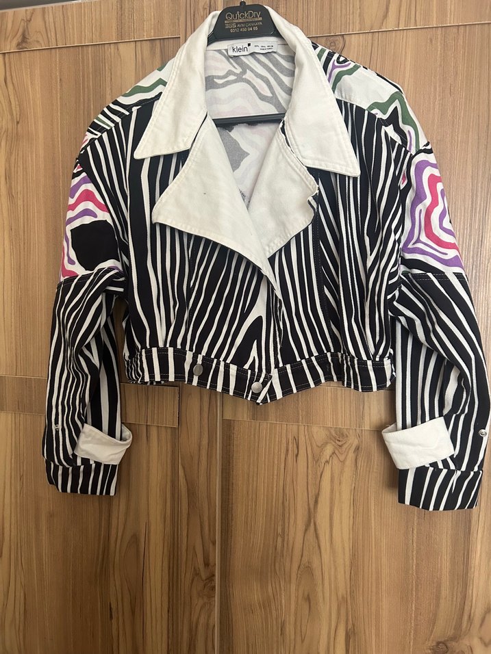 Zebra Desenli Kısa Salaş Kadın Ceket - Görsel 3