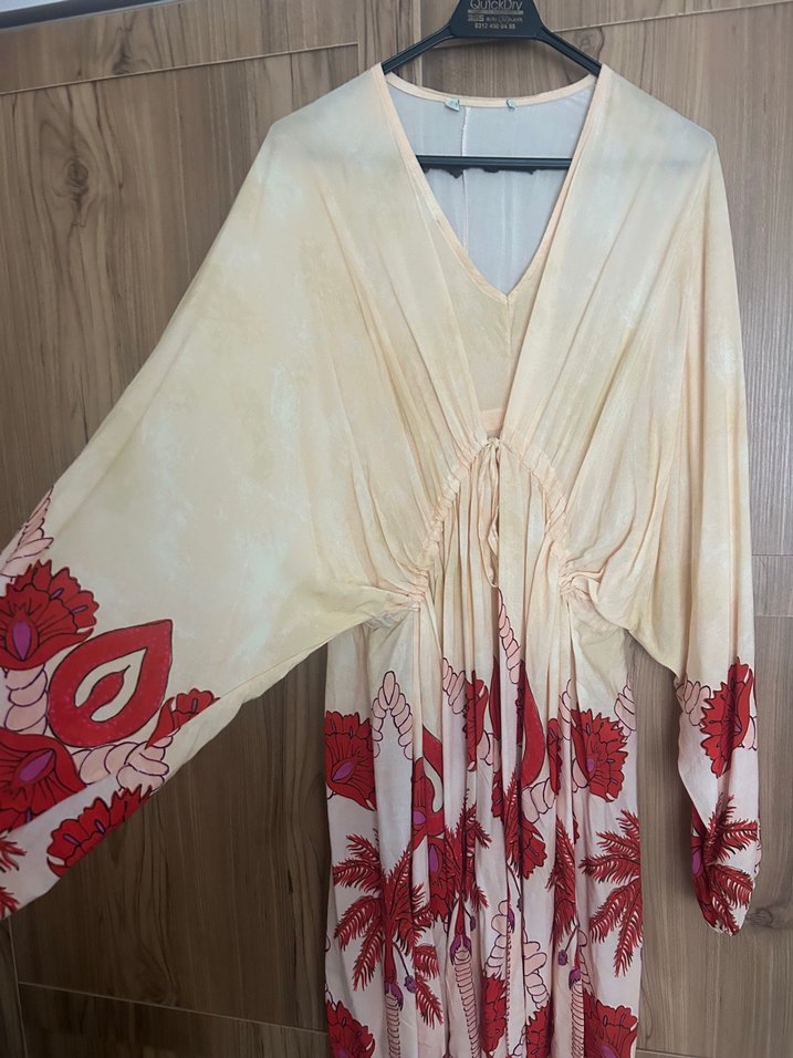 Bohem Tarzı Uzun Bej Elbise - Görsel 2